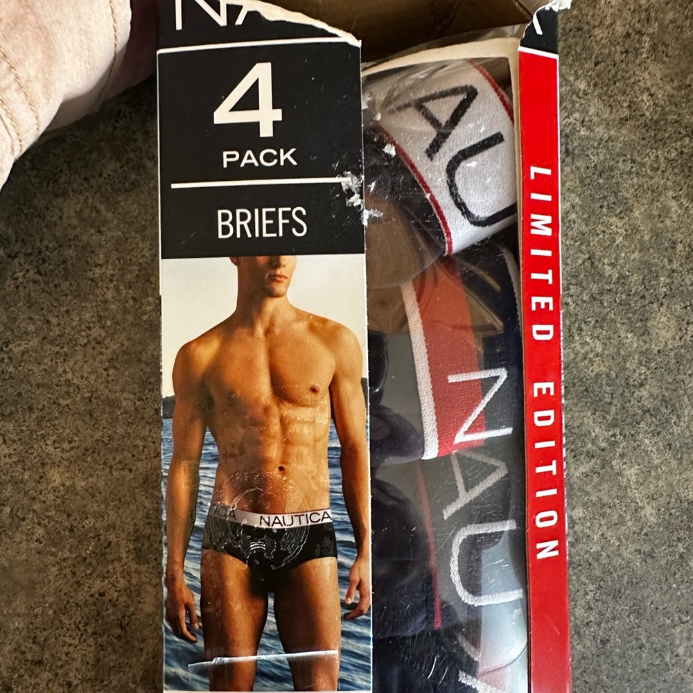 New in Box Nautica Men's XL Briefs 4-Pack - Navy